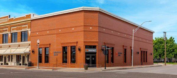 Exterior of MidFirst Bank at 100 N Rock Island Ave in El Reno, OK.