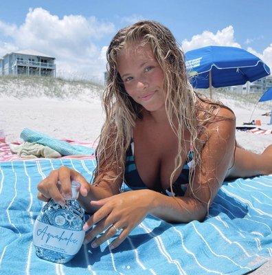 Are you in love with the beach like our wilmy girl?  If so, come into the salon today to get Aquaholic!!