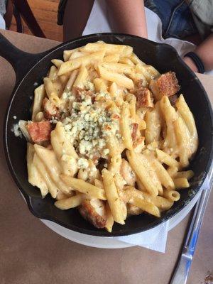 Buffalo chicken Mac n cheese