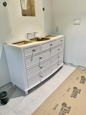 Custom curved bathroom vanity with inset drawers & false drawers (Door)!