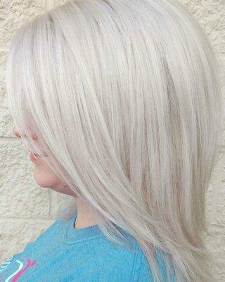 Icy blonde finished with blow-dry style