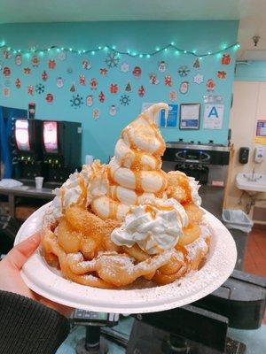 Cinnamon apple funnel cake (MUST TRY)