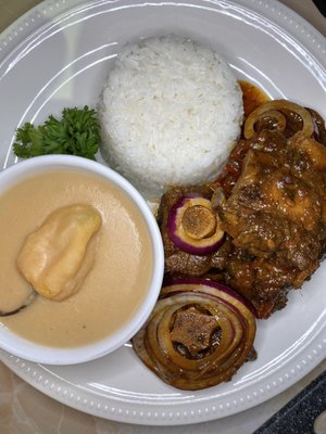 Oxtails Stewed with white and white rice