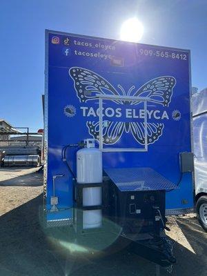 Food trailer wrap