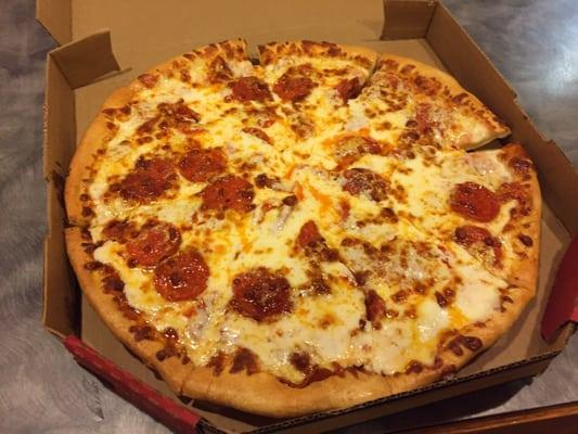 Pepperoni pounder pizza