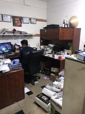 A super nasty office