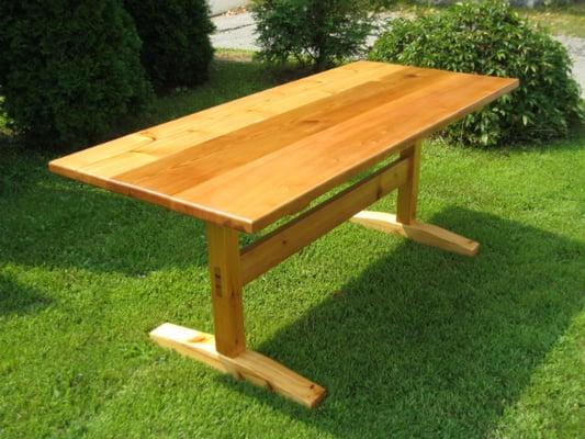 Picnic table