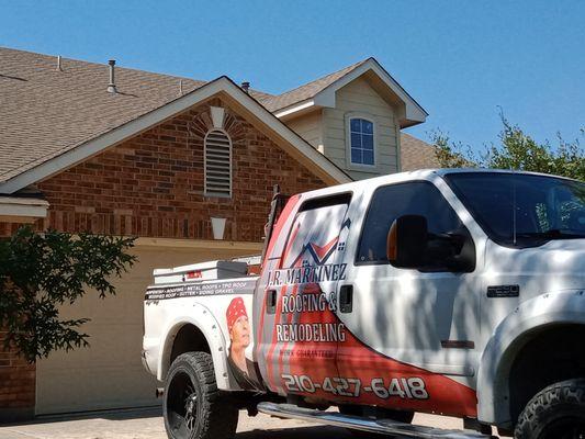 J R Martinez Roofing and Remodeling