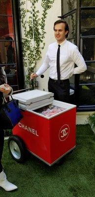 The Garden Area: Free popsicles! They even have a cute, mini Chanel ice cream wagon, awww!