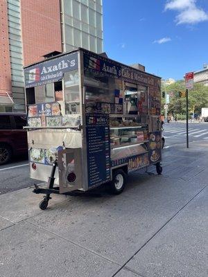 Food cart on Fourth Avenue