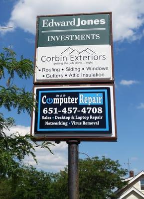 Sign on the corner of 11th and Southview Blvd.