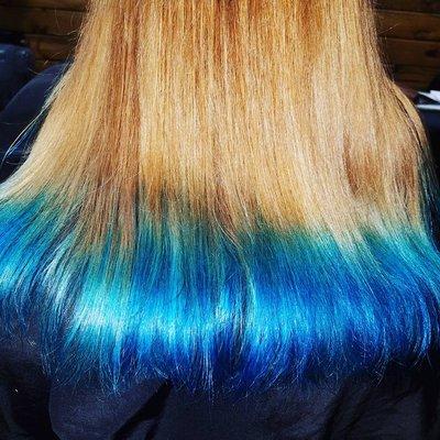 Blue hair anyone? #fashioncolor #dippedtips #bluehair