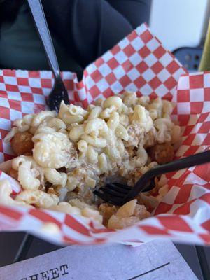 Tater tots with mac and cheese