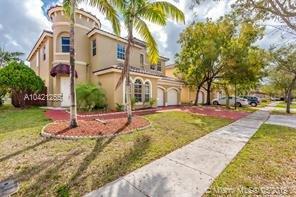 4 bedroom 3 bath, 2 car garage luxury home in Miramar