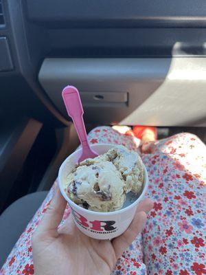 Double scoop! Jamoca almond fudge and beach day flavors