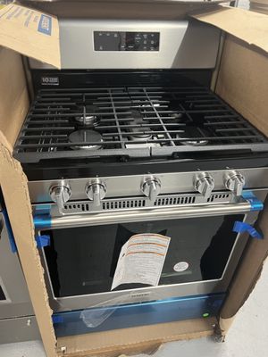 Maytag Gas Stainless Steel 5 burner stove with self clean.