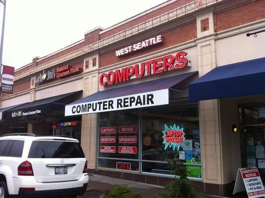 West Seattle Computers store-front on California