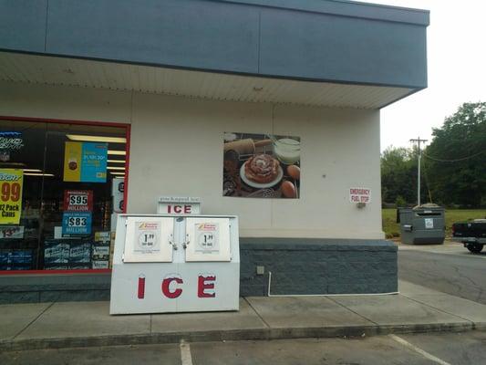 Tucker Ice at Corner Pantry 151