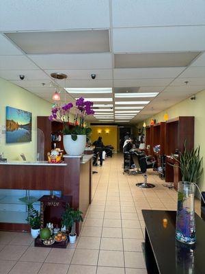 Salon is under the new ownership of Amy! It's a very clean space!