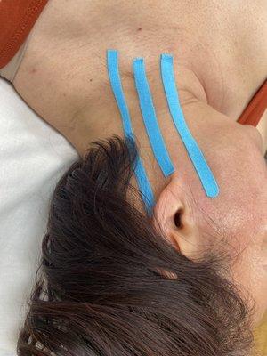 Lymph taping around neck