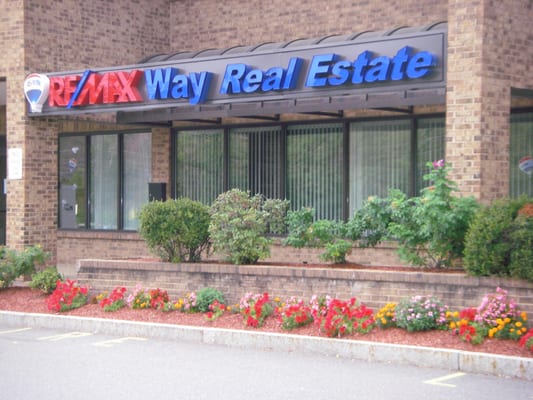 REMAX Way Exterior