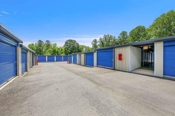 Drive up units of Morningstar Storage on Franklin Boulevard