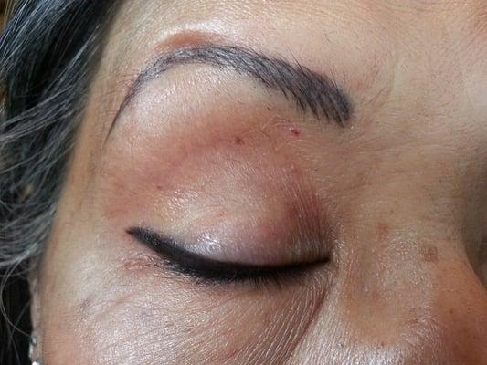 PERMANENT EYELINER & EYEBROW HAIR STROKES