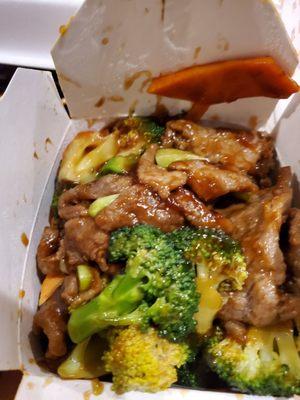 Broccoli Beef - nice amount meat and not too many veggies!!