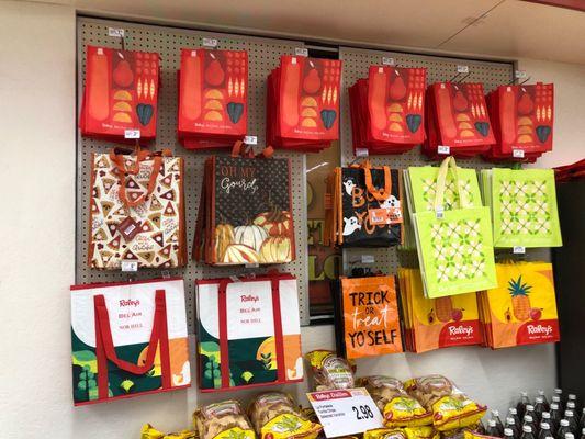 Dall shopping bag display