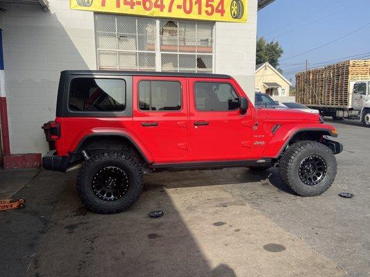 New wheels and tires on jeep with tire pressure sensors - excellent job