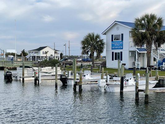 We offer pontoon and skiff rentals, as well as intracoastal tours and island shuttles.