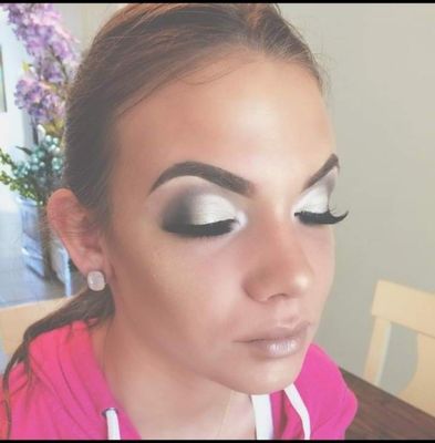 Prom makeup