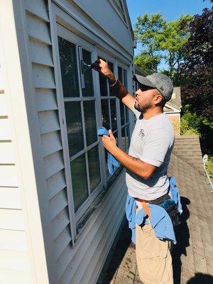 French style window washing. #BROTHERSTEAM #windowswashing #frenchstylewindows