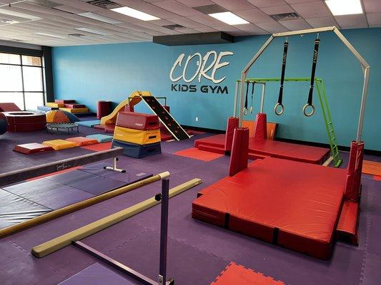 Join Omaha's newest hit spot for birthday parties, gymnastics, tumbling, open gyms and kids strength classes!