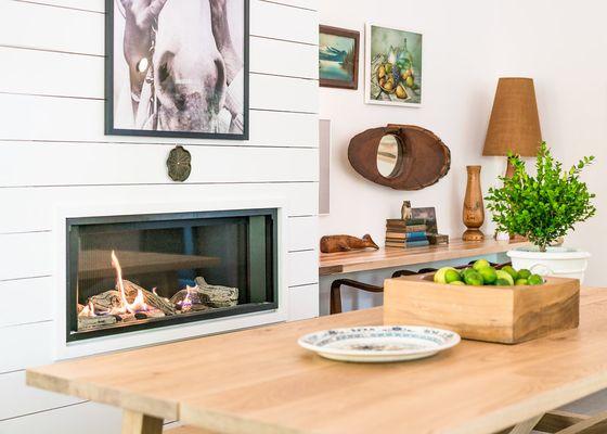 Fireplace in living room - Bungalow A