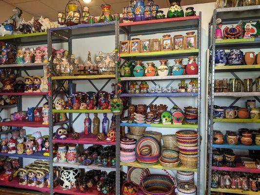 We sell antiques,  crafts, plants, home decorations, paintings from Mexico.