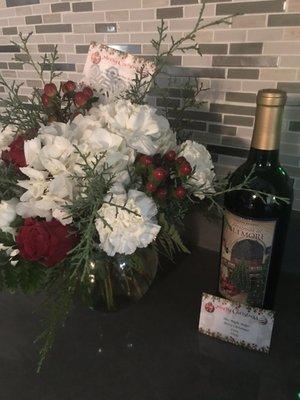 Daily Deal (small) Christmas arrangement and wine