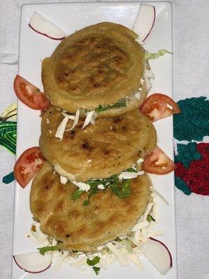 Gorditas de chicharrón