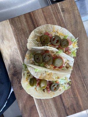 Chicken tacos with jalapeños