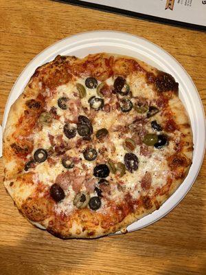 Olive pizza