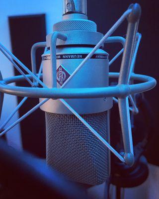 Neumann TLM 103 in Studio B