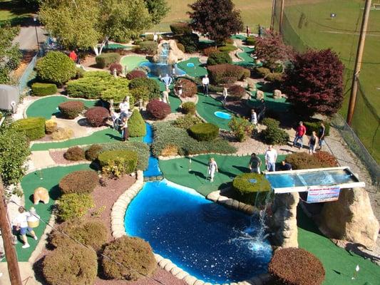 Aerial picture of 18 hole miniature golf.