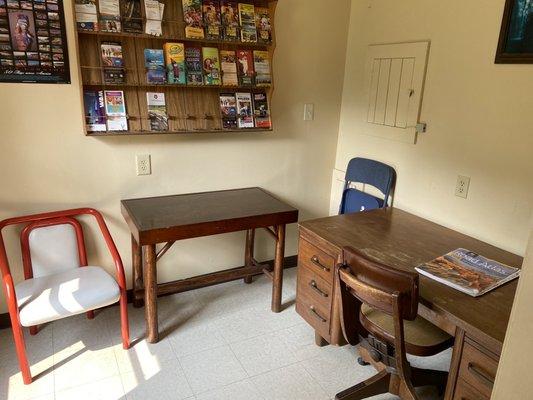 Waiting area for laundry- air conditioned