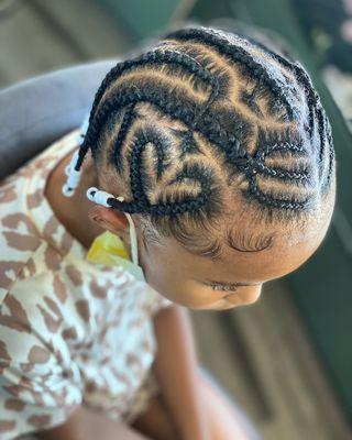 Kid natural design braids