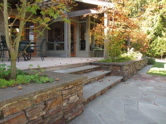 Redmond Stone Deck Steps and Planters