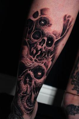 A freehand skull piece by Phil Knowles