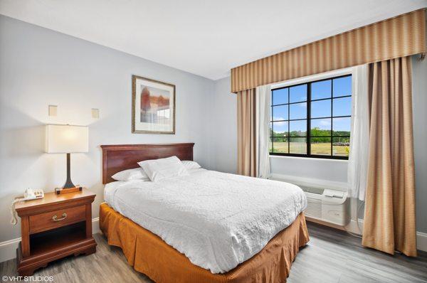 Best hotel in Mooresville, IN. Beautiful, rehabbed boutique hotel located near Franciscan Health & Indianapolis International Airport.