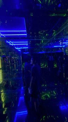 Mirror Maze