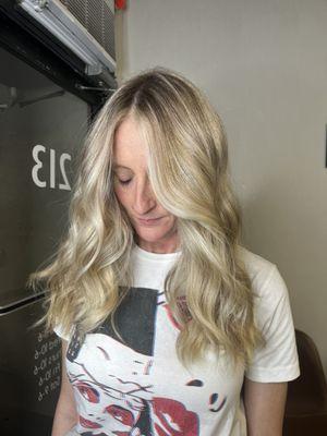 Blonde highlights with money piece