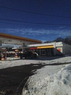 Shell Gas Station -- 86 Main Street / Route 109, Medway                  Station & Storefront